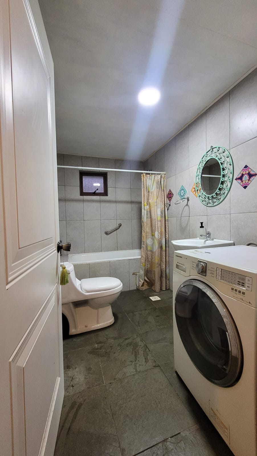 Baño Visitas c lavadora